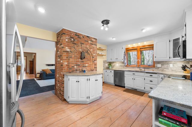 17 Madison Avenue, Kingston, NH 03848