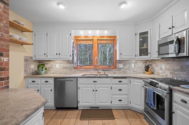 17 Madison Avenue, Kingston, NH 03848