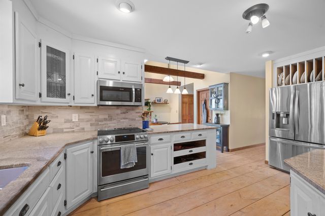 17 Madison Avenue, Kingston, NH 03848