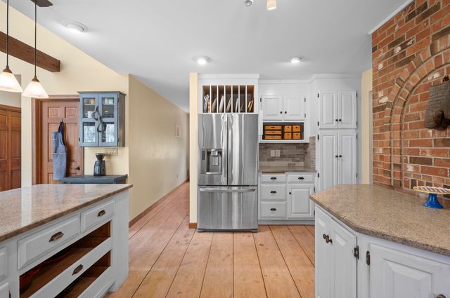 17 Madison Avenue, Kingston, NH 03848