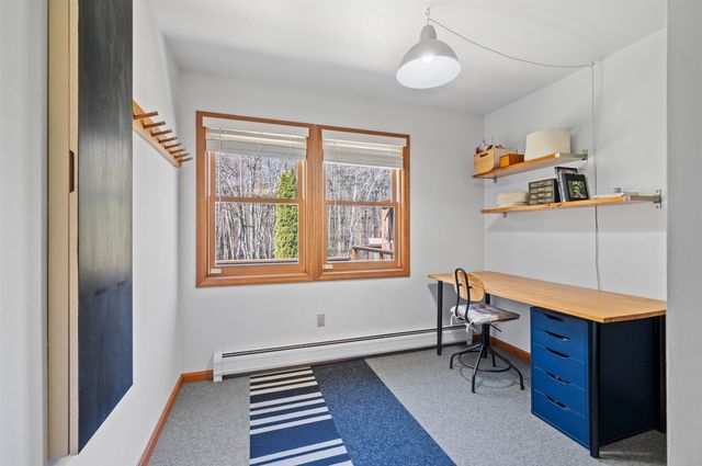 17 Madison Avenue, Kingston, NH 03848