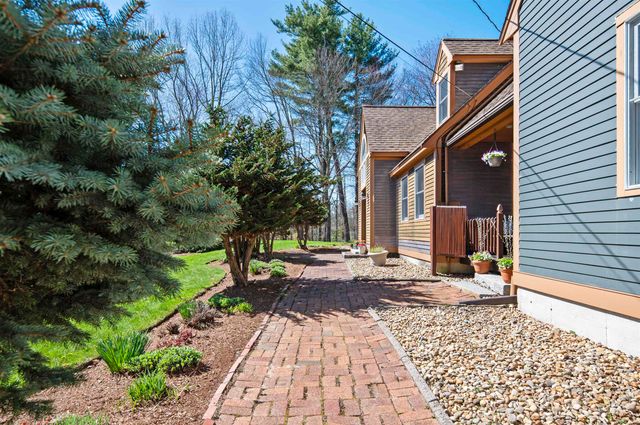 17 Madison Avenue, Kingston, NH 03848