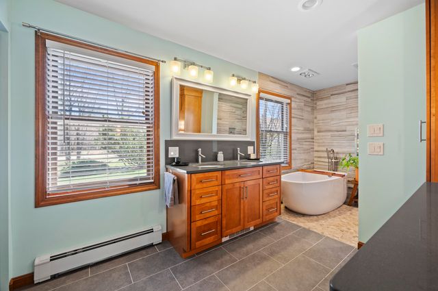 17 Madison Avenue, Kingston, NH 03848