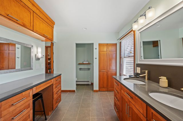 17 Madison Avenue, Kingston, NH 03848