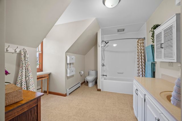 17 Madison Avenue, Kingston, NH 03848