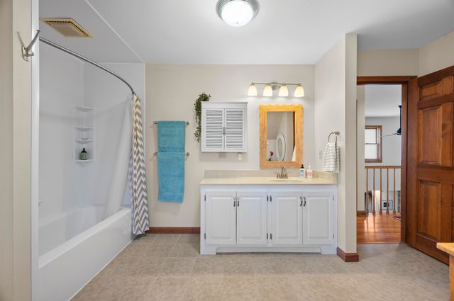 17 Madison Avenue, Kingston, NH 03848