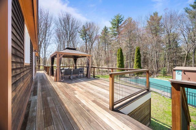 17 Madison Avenue, Kingston, NH 03848