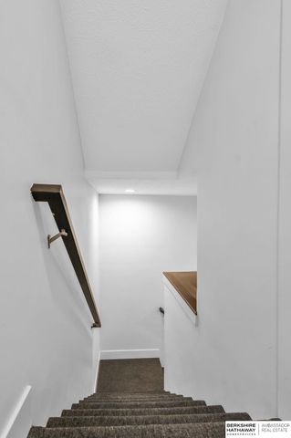 3130 Mayberry Court, Omaha, NE 68105