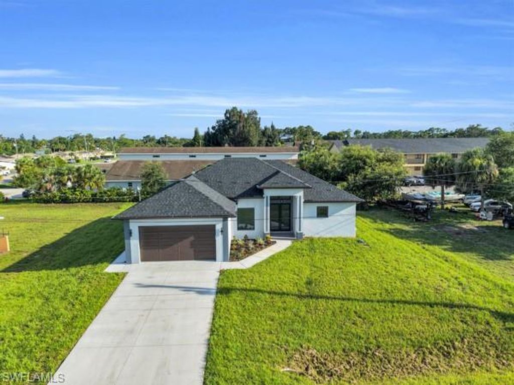 2204 E 7th ST, LEHIGH ACRES, FL 33936 — photo 2