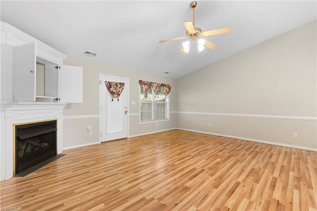 402 Pinefield Place, Thomasville, NC 27360