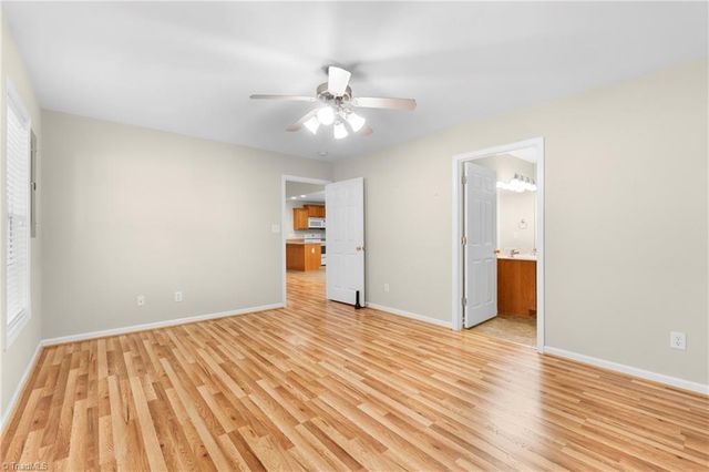402 Pinefield Place, Thomasville, NC 27360