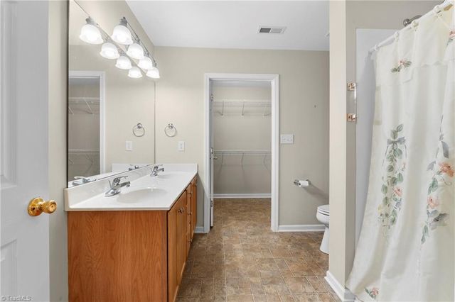 402 Pinefield Place, Thomasville, NC 27360