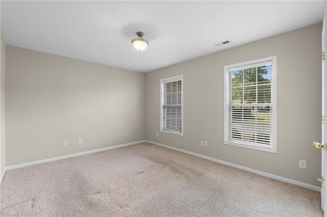 402 Pinefield Place, Thomasville, NC 27360