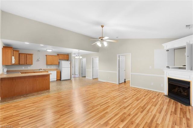 402 Pinefield Place, Thomasville, NC 27360