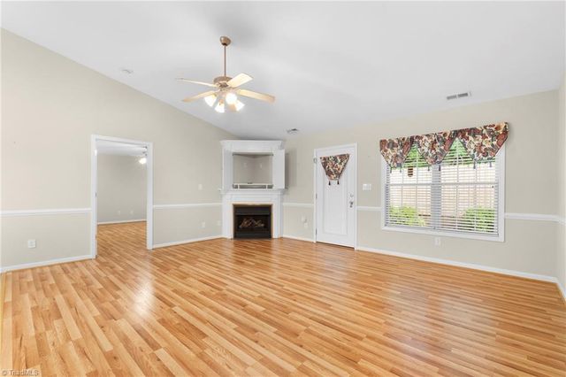 402 Pinefield Place, Thomasville, NC 27360