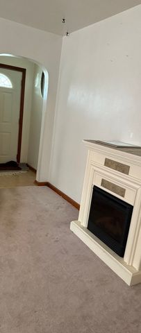 18269 Burnham Avenue, Lansing, IL 60438
