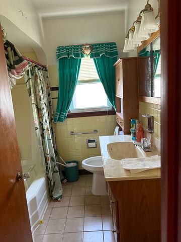 18269 Burnham Avenue, Lansing, IL 60438