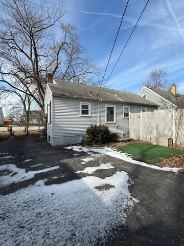 18269 Burnham Avenue, Lansing, IL 60438