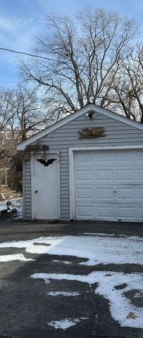 18269 Burnham Avenue, Lansing, IL 60438