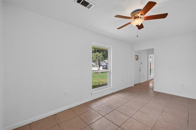 1406 Cedarbrook Court, Seabrook, TX 77586