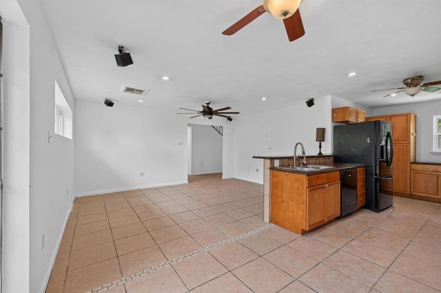 1406 Cedarbrook Court, Seabrook, TX 77586