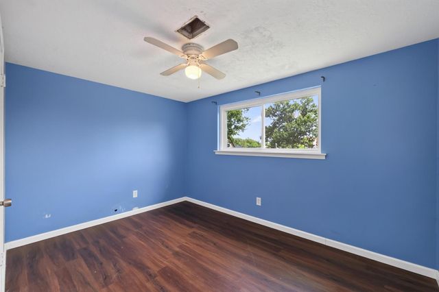 1406 Cedarbrook Court, Seabrook, TX 77586
