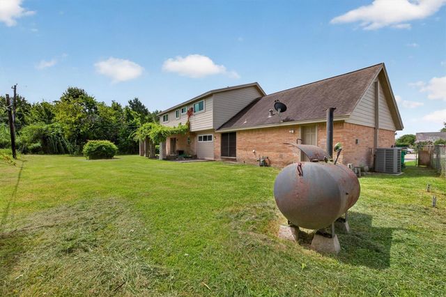 1406 Cedarbrook Court, Seabrook, TX 77586