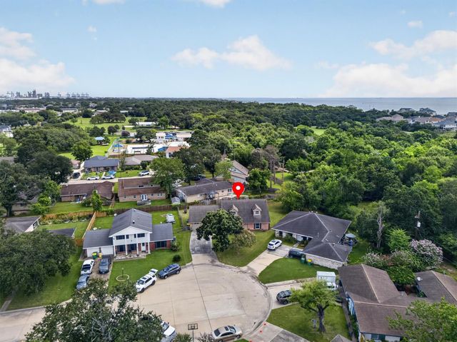 1406 Cedarbrook Court, Seabrook, TX 77586