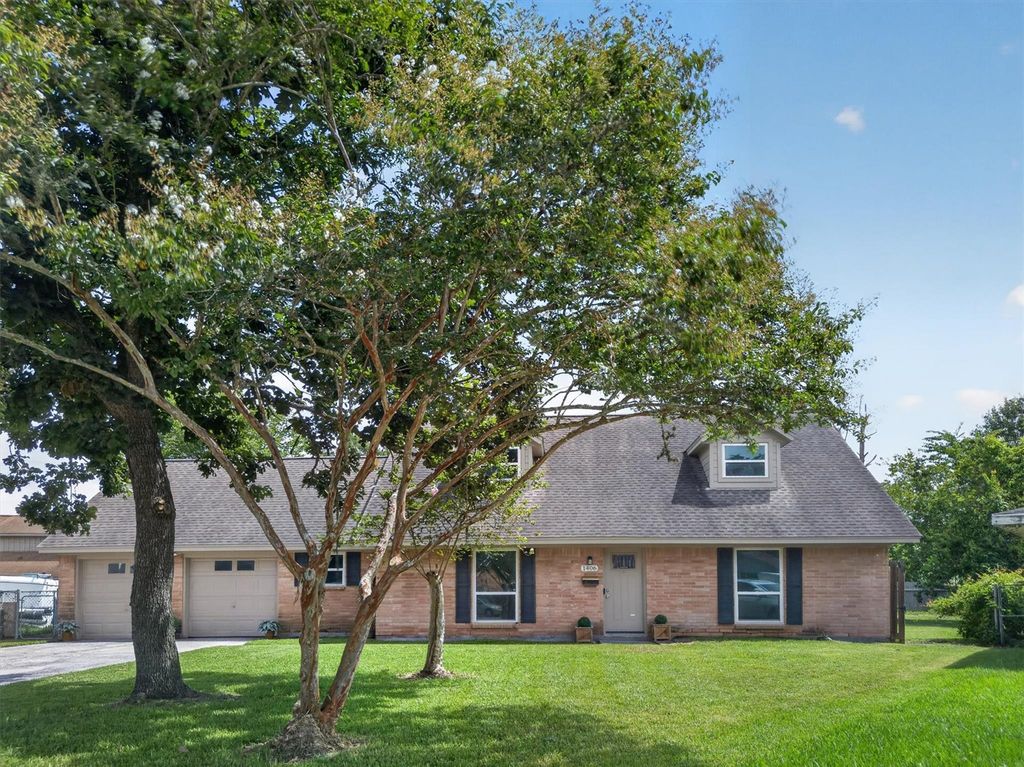 1406 Cedarbrook Court, Seabrook, TX 77586
