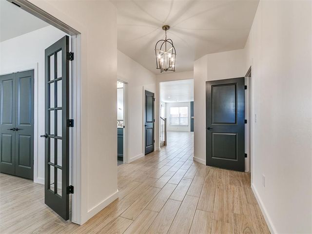 7701 Three Woods Lane, Yukon, OK 73099