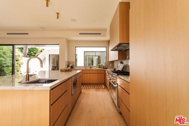 12460 Greene Avenue, Los Angeles, CA 90066