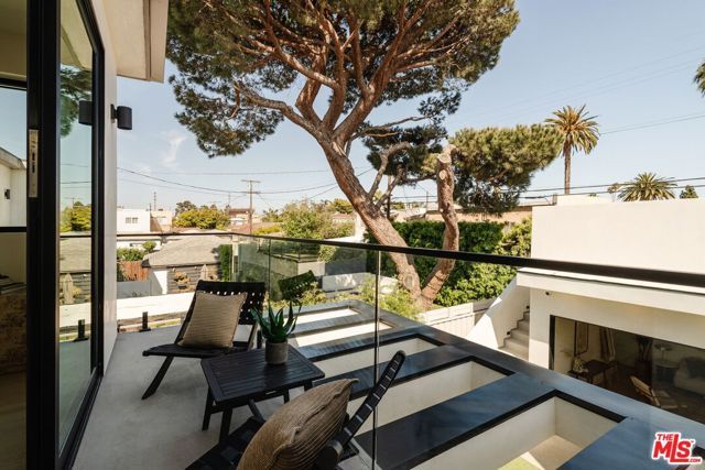 12460 Greene Avenue, Los Angeles, CA 90066