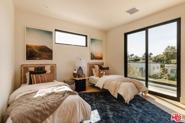 12460 Greene Avenue, Los Angeles, CA 90066