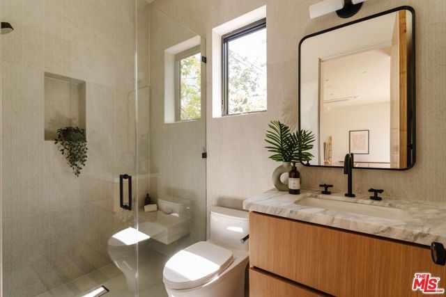 12460 Greene Avenue, Los Angeles, CA 90066
