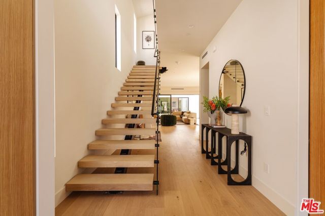 12460 Greene Avenue, Los Angeles, CA 90066