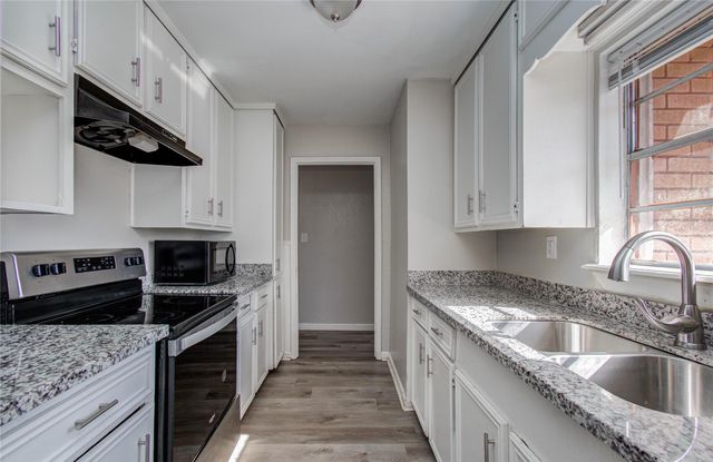 1913 2nd Avenue N, Texas City, TX 77590