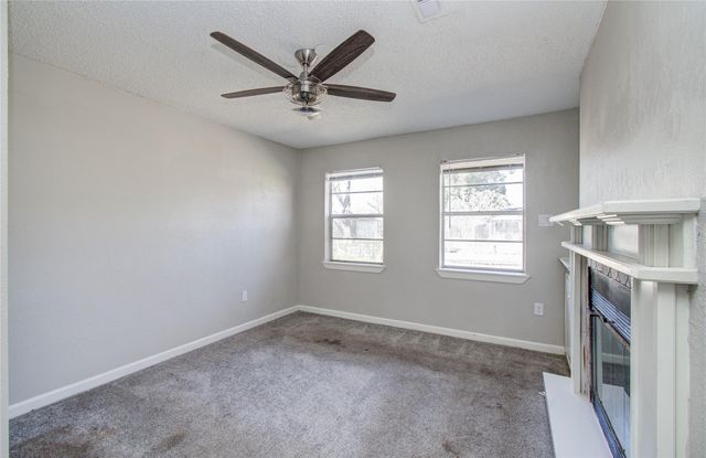 1913 2nd Avenue N, Texas City, TX 77590