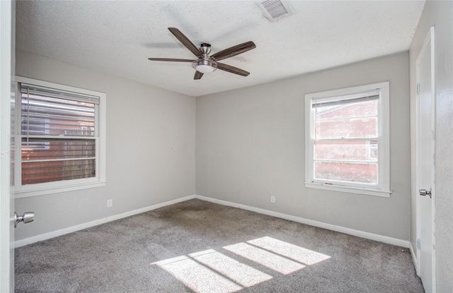 1913 2nd Avenue N, Texas City, TX 77590