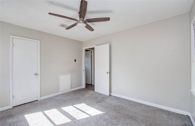 1913 2nd Avenue N, Texas City, TX 77590