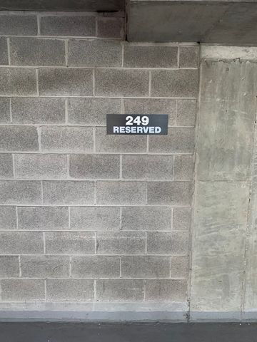 1212 N La Salle Drive 1910, Chicago, IL 60610