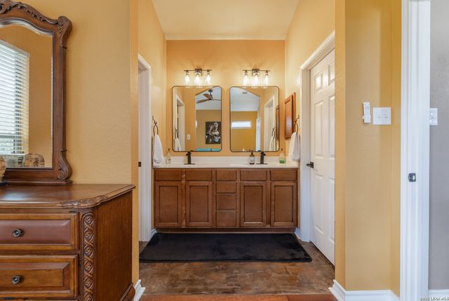 1235 Nicholas Manor, San Antonio, TX 78258