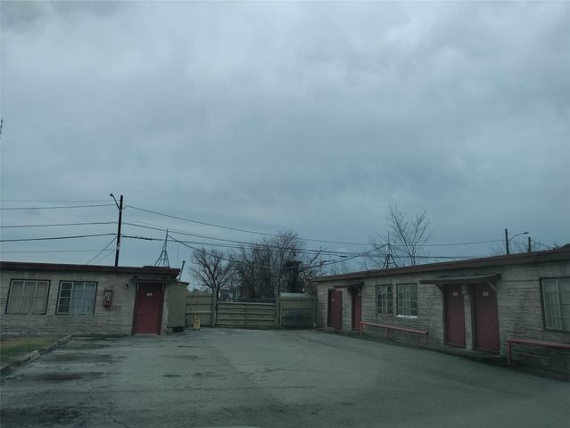 5810 Old Spanish Trail, Houston, TX 77023