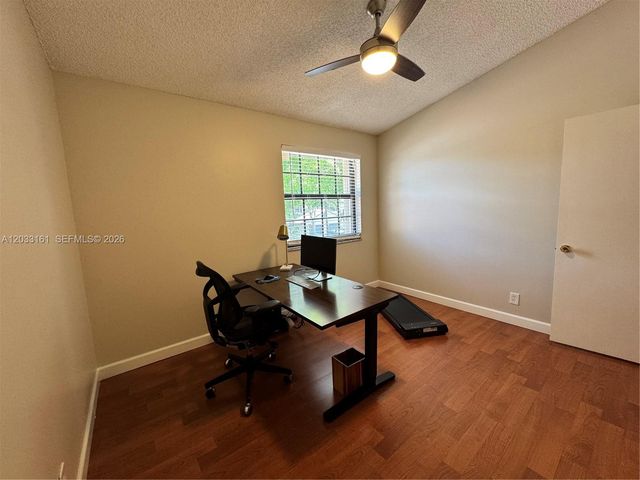 9023 Vineyard Lake Dr 0, Plantation, FL 33324