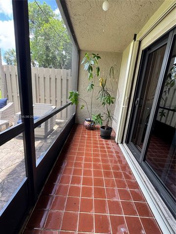 9023 Vineyard Lake Dr 0, Plantation, FL 33324