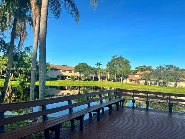 9023 Vineyard Lake Dr 0, Plantation, FL 33324