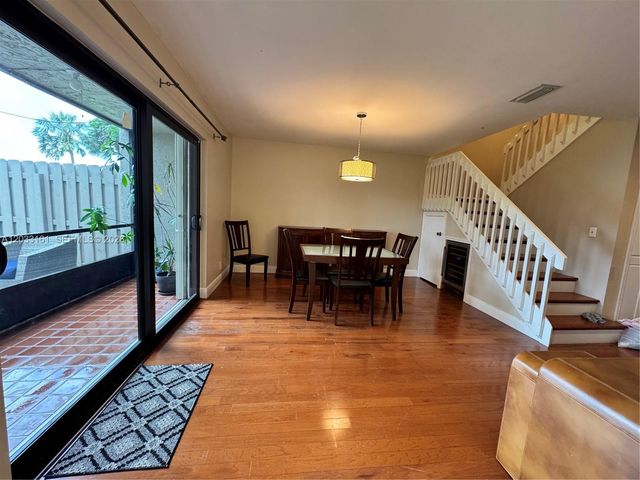 9023 Vineyard Lake Dr 0, Plantation, FL 33324