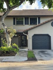 9023 Vineyard Lake Dr 0, Plantation, FL 33324