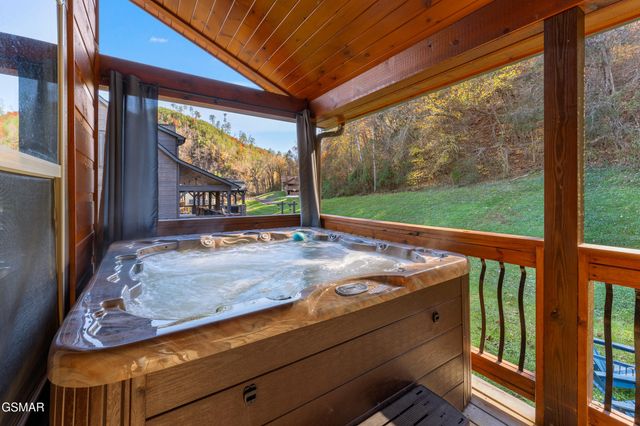 3131 Cherokee Valley Drive, Sevierville, TN 37862