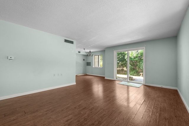 18 Beals Cove Rd H, Hingham, MA 02043