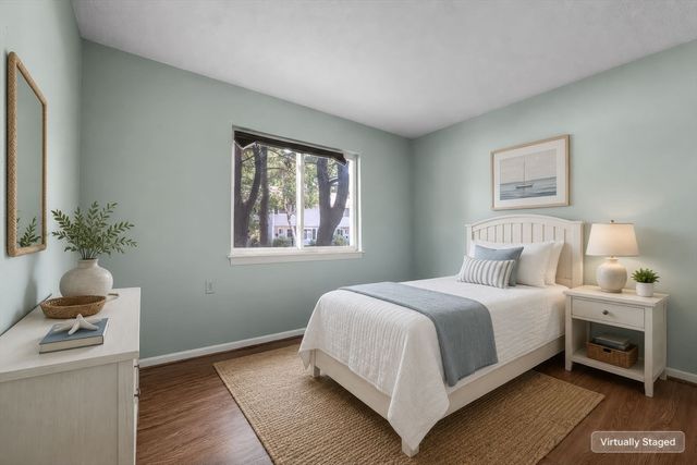 18 Beals Cove Rd H, Hingham, MA 02043